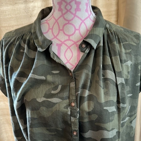 Old navy camouflage, blouse, sleeveless size medium - Picture 2 of 4